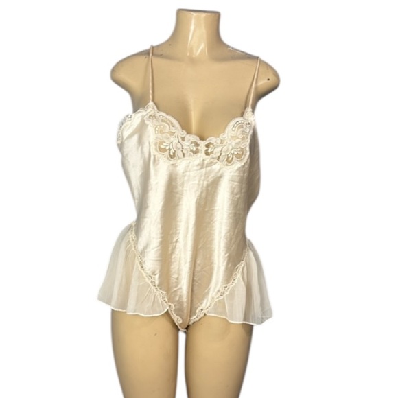 Christian Dior Other - Vtg Christian Dior Elegant Cream Lace Bodysuit